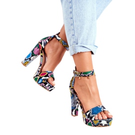 SEA Naisten sandaalit värikkäällä käärmefigarolla monivärinen 3