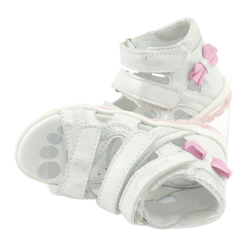 Ren But Ren Shoe -sandaalit, joissa on keula 1489 valkoista hopeaa, mutta valkoinen 1