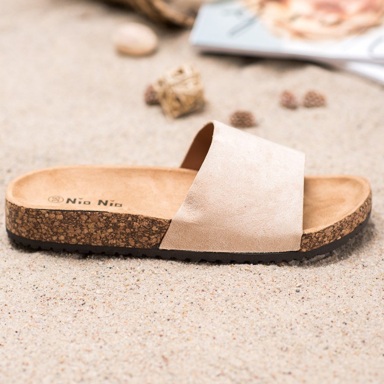 Nio Nio Klassiset tossut alustalla ruskea 2