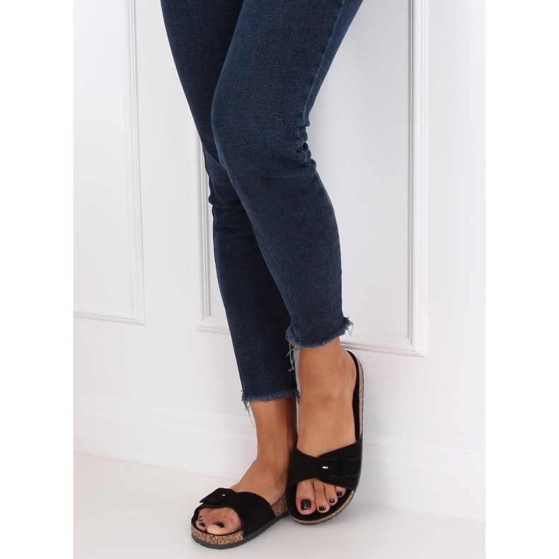 Musta G-5026 Musta korkkipohjallinen 2