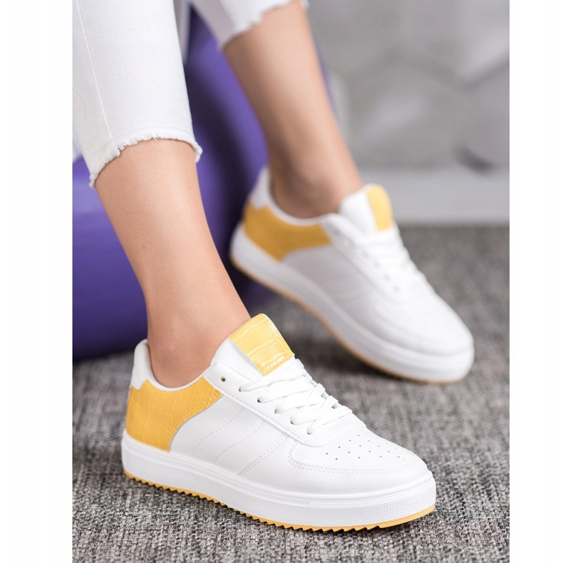 SHELOVET Tyylikkäät kengät alustalla valkoinen 2