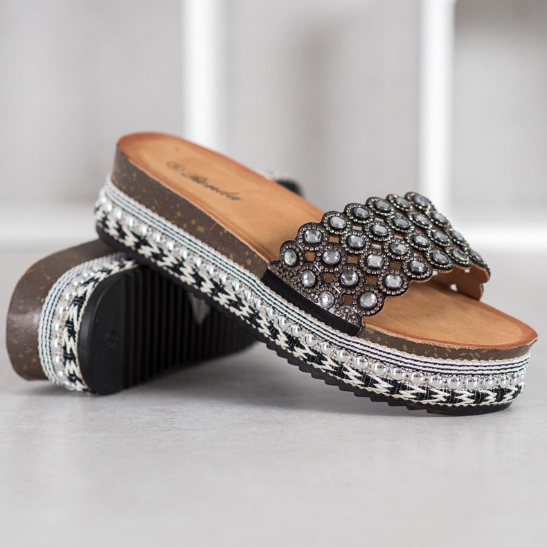 Renda Tossut koristeilla alustalla musta 1