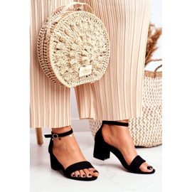 BUGO Naisten mokkanahkaiset mustat sandaalit Oh Baby! 1