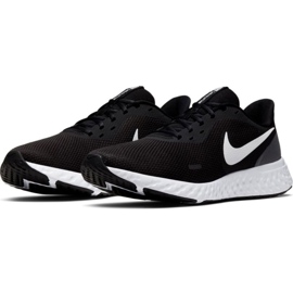 Juoksukengät Nike Revolution 5 BQ3204-002 musta 2