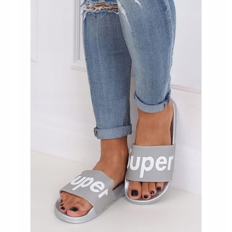 Harmaat ja hopeiset naisten tossut CK110 Silver 1