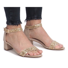 Kultaiset sandaalit Montana -postissa kultainen keltainen 1