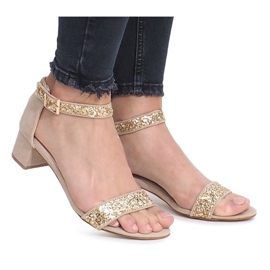 Kultaiset sandaalit Montana -postissa kultainen keltainen 2