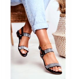 Mustat naisten litteät sandaalit Lu Boo jossa Aldona Studs 2