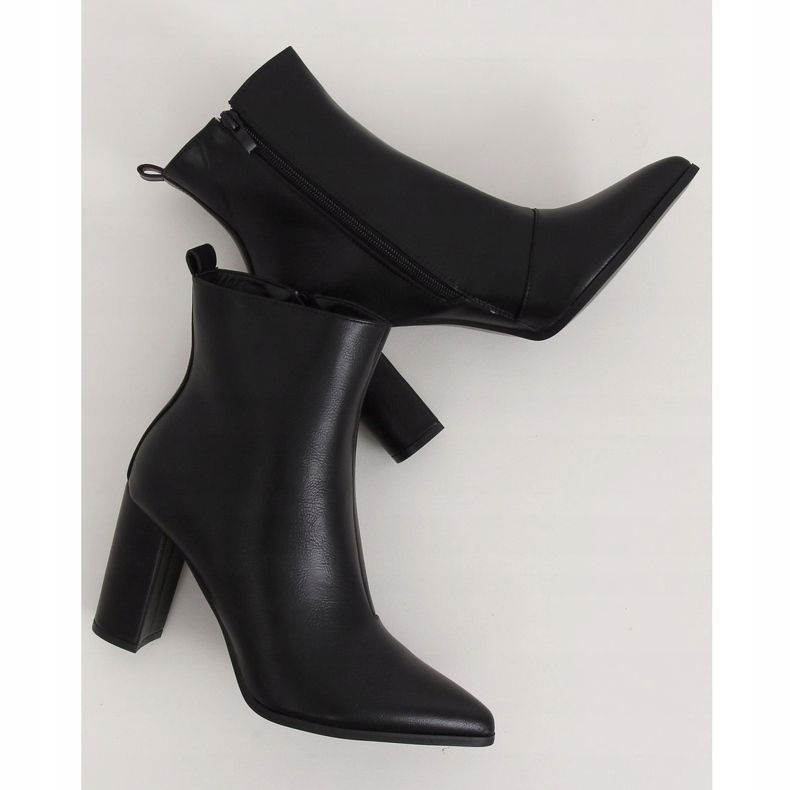 Klassinen musta DA39P Mustat korkokengät 1