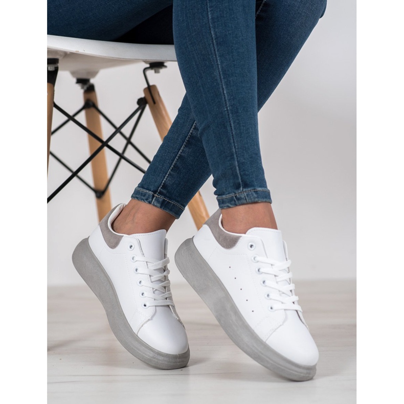 SHELOVET Tennarit harmaalla alustalla valkoinen 1