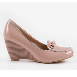 Beige kiilapumput, joissa on keula 0088-4 ruskea 1