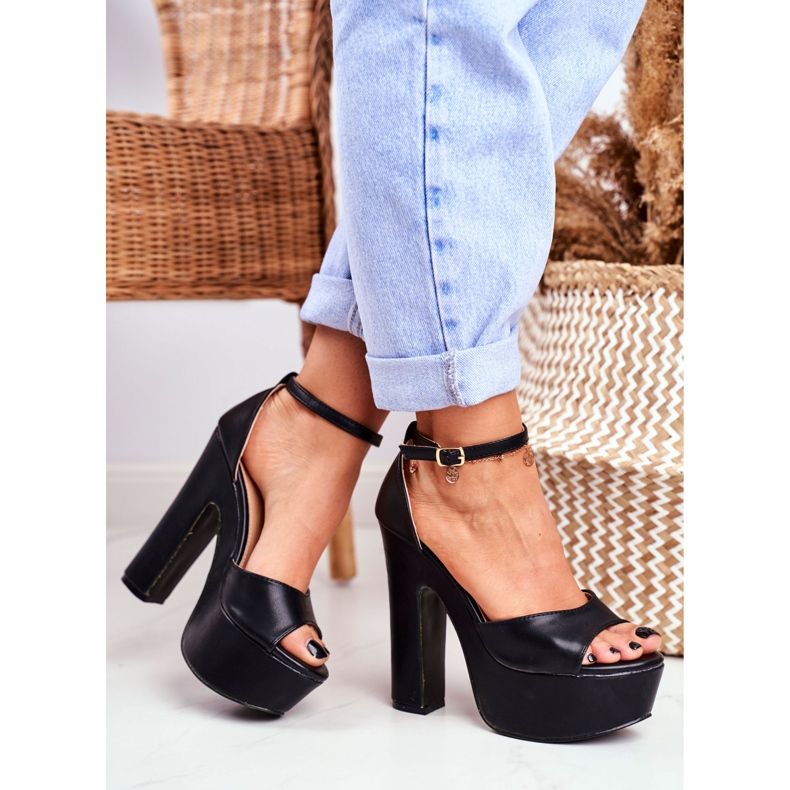 LU BOO Korkeat mustat sandaalit Bar HighShoes -alustalla 2