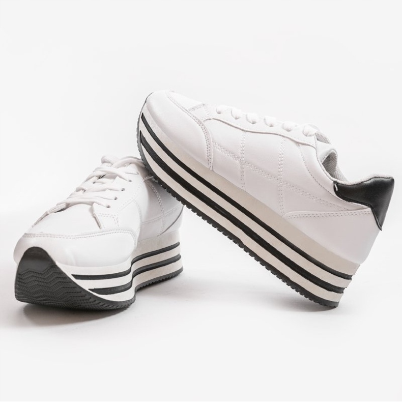 Valkoiset muodikkaat naisten urheilukengät 230-3 valkoinen 1