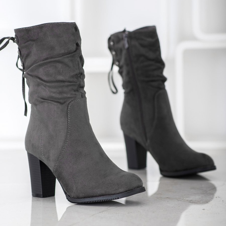 J. Star Korkeat harmaat saappaat 1