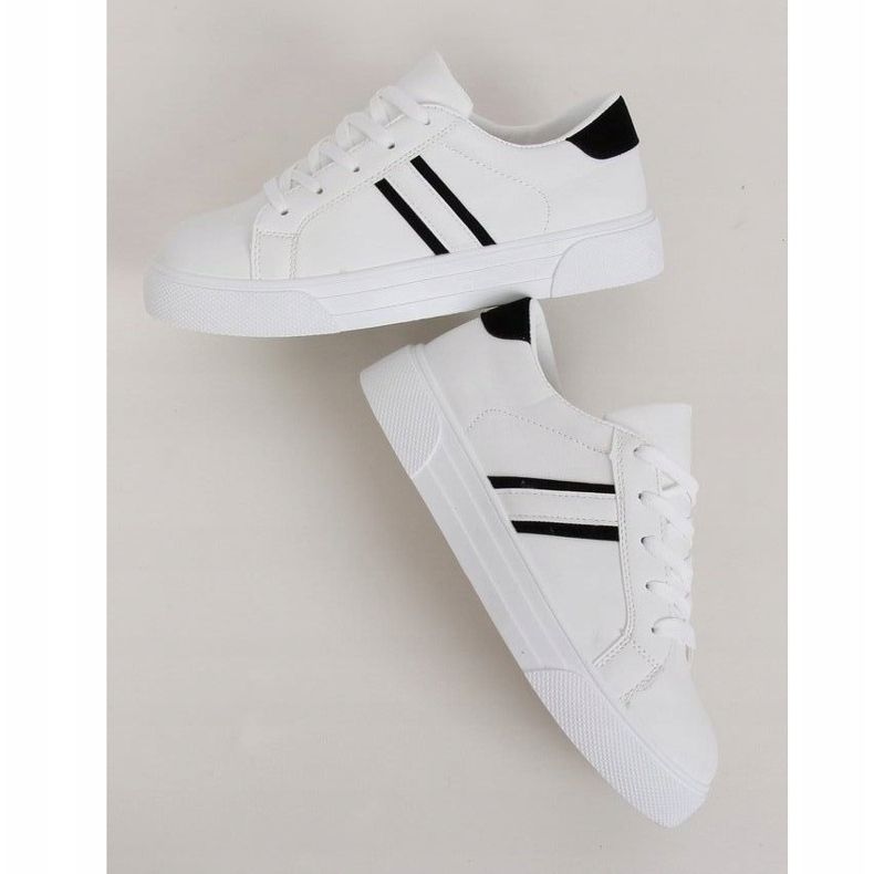 Valkoiset naisten lenkkarit CC-20 Black valkoinen musta 1