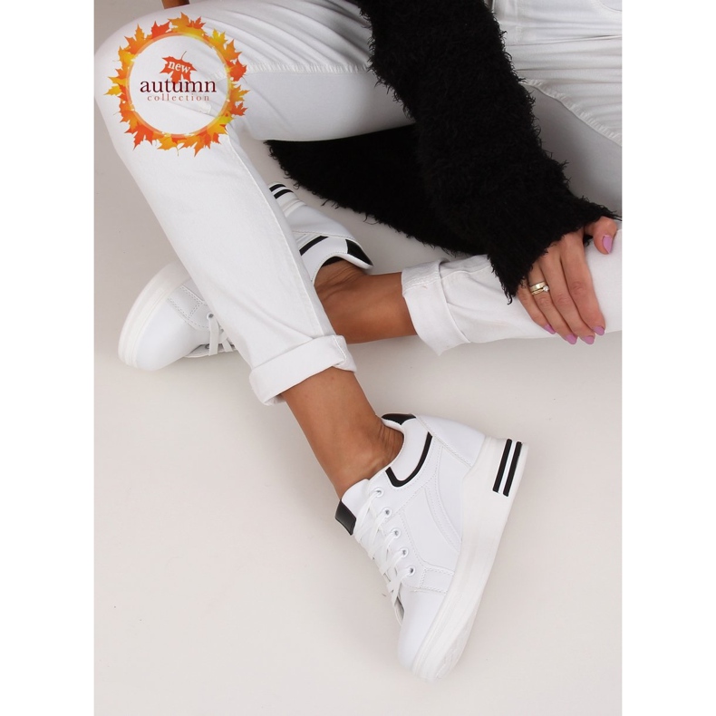 Valkoiset BY-0370 WHITE / BLACK lenkkarit piilotetussa kiilassa valkoinen musta 1