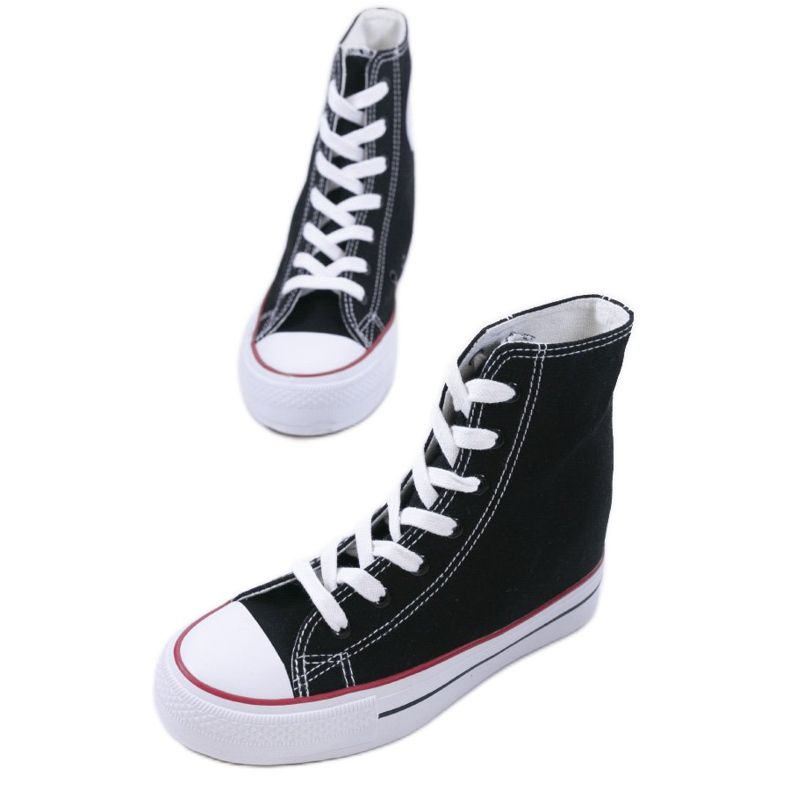 Mustat lenkkarit, joissa nauhakiilto B706-1 1