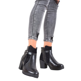 J. Star Mukavat saappaat lavalla musta 1