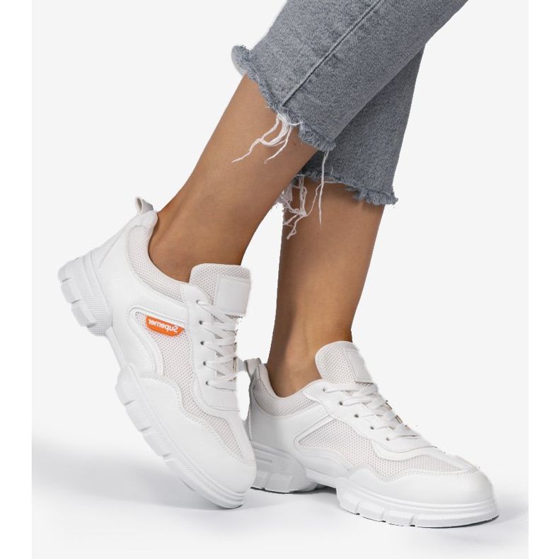 Valkoiset muodikkaat urheilukengät C051 valkoinen 2