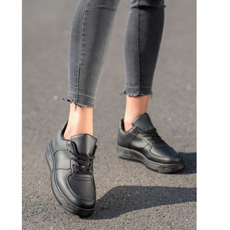 SHELOVET Tennarit alustalla musta 1