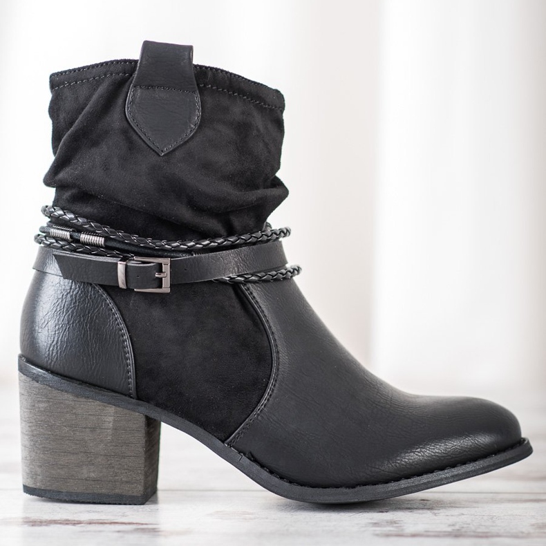 Goodin Lehmätytöt koristeellisilla raidoilla musta 2