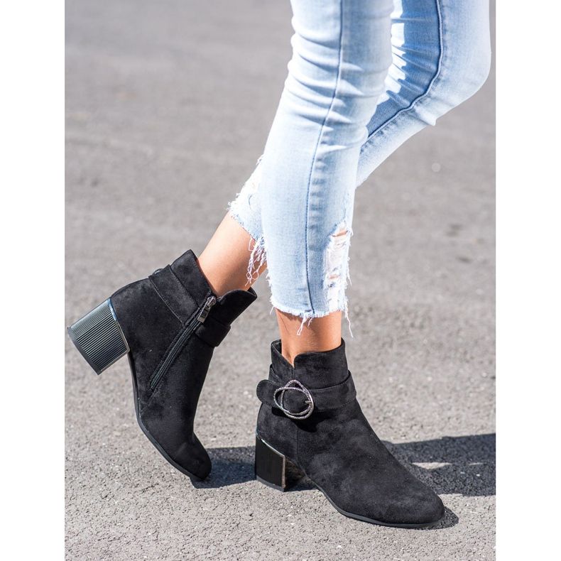 Goodin Saappaat koristeellisella soljella musta 1