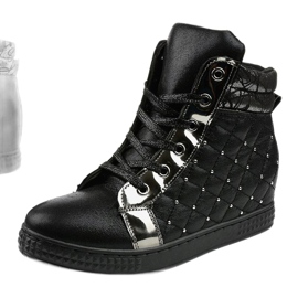 Mustat lenkkarit kiilassa R468-2 1