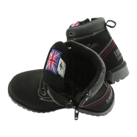 Lasten ansaan sidottu mustalle Lee Cooper -vetoketjulle 4