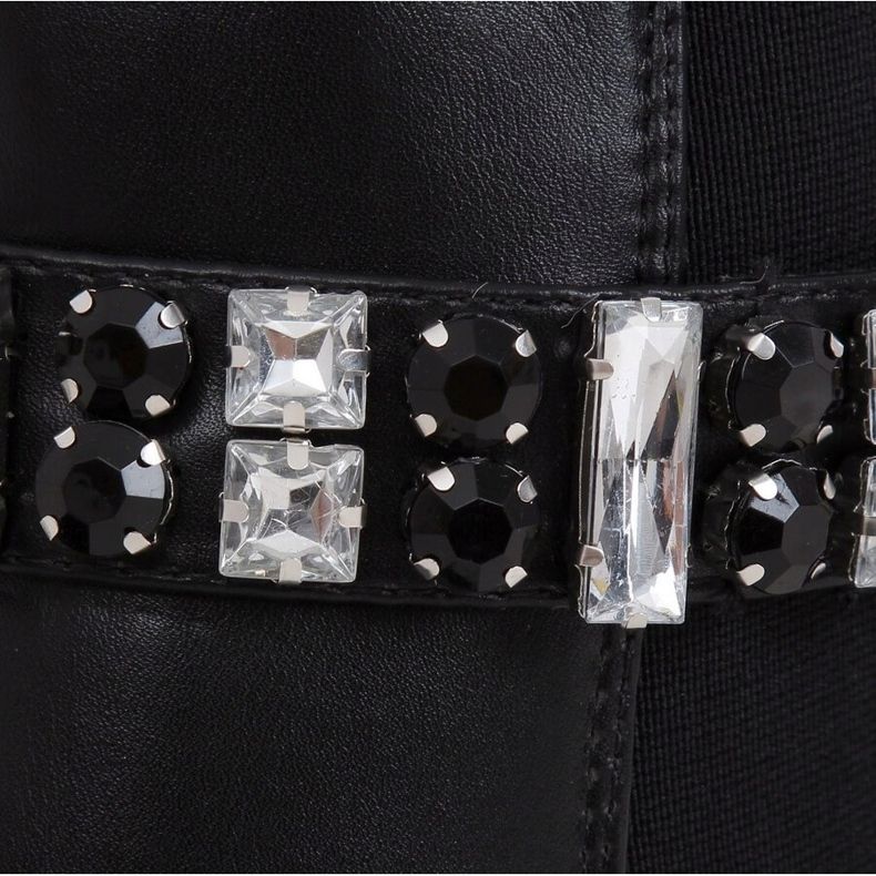 Saappaat koristeltu mustilla CH19176 Musta 1