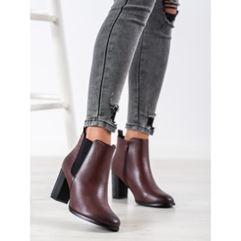 SHELOVET Saappaat koristeellisella kantapäällä ruskea 1