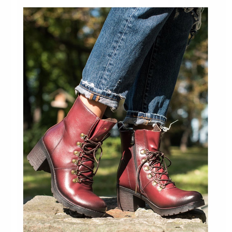 Työntekijät VINCEZA -postissa punainen 1