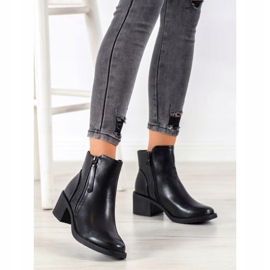 Small Swan Klassiset saappaat vetoketjulla musta 1