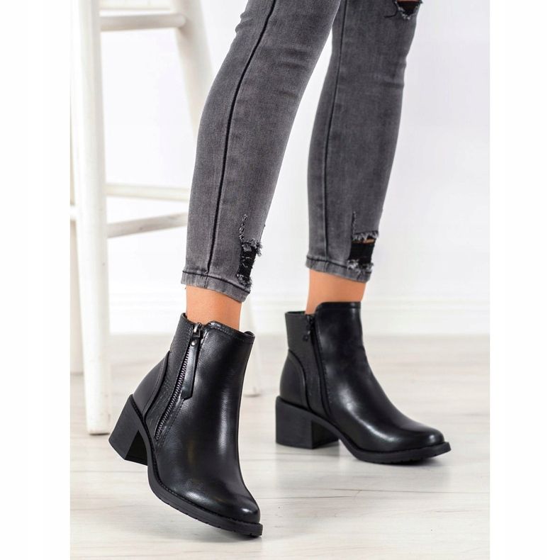 Small Swan Klassiset saappaat vetoketjulla musta 1