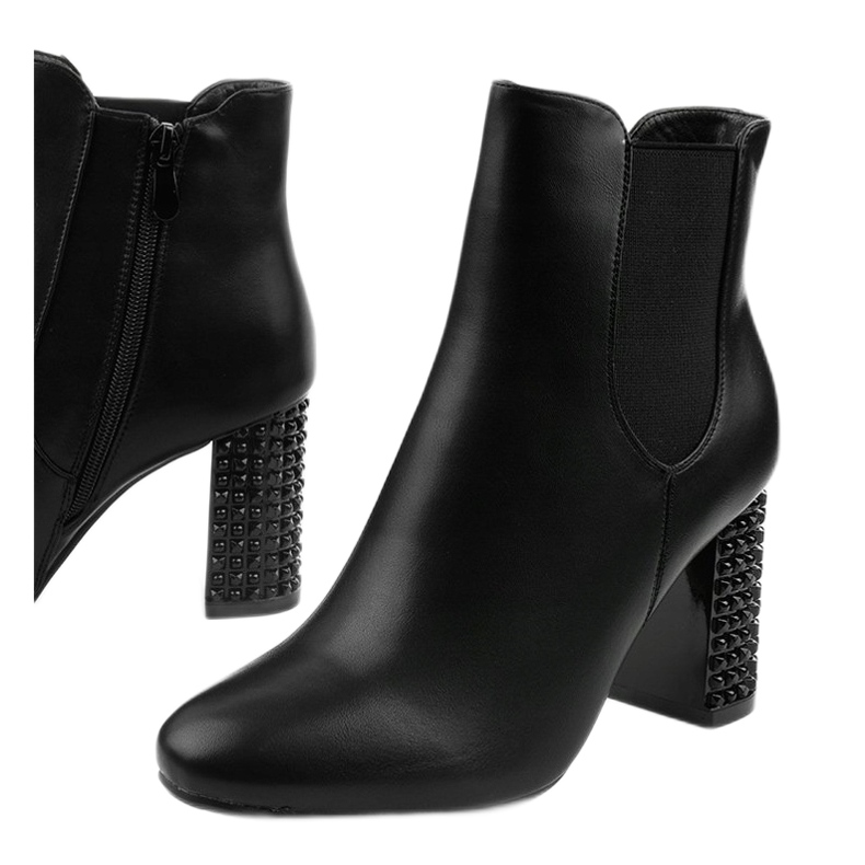 Mustat nilkkurit Chardonnay -pylväässä 1