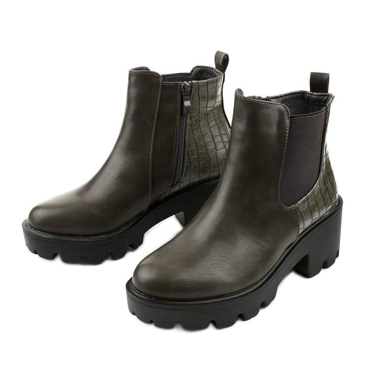 Harmaat litteät saappaat ekonahkaa Perustettu 2