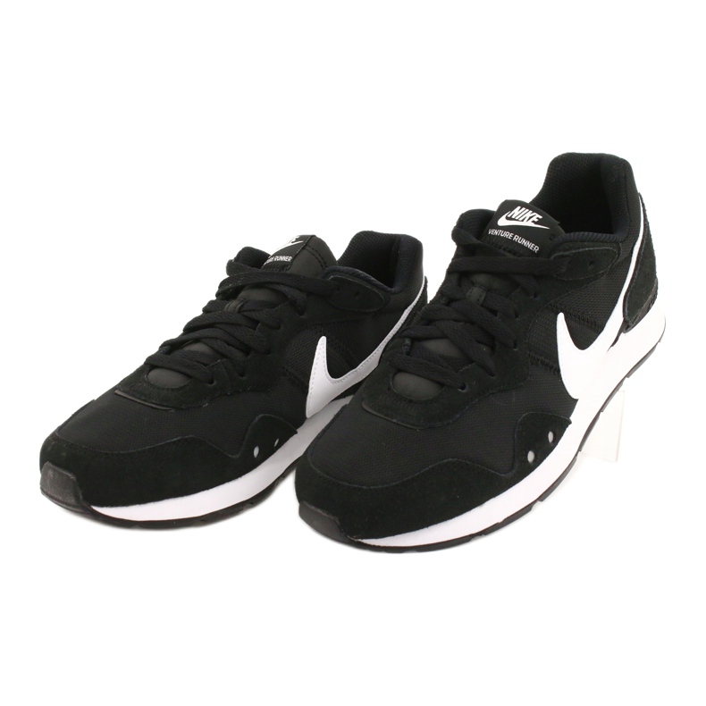 Nike Venture Runner W CK2948-001 kengät valkoinen musta 2