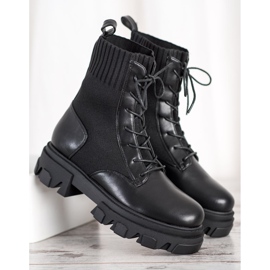 Seastar Muodikkaita työntekijöitä alustalla musta 2