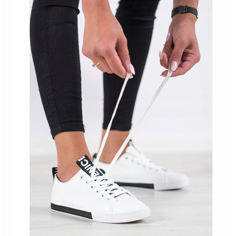 SHELOVET Eco -nahka lenkkarit valkoinen musta 1