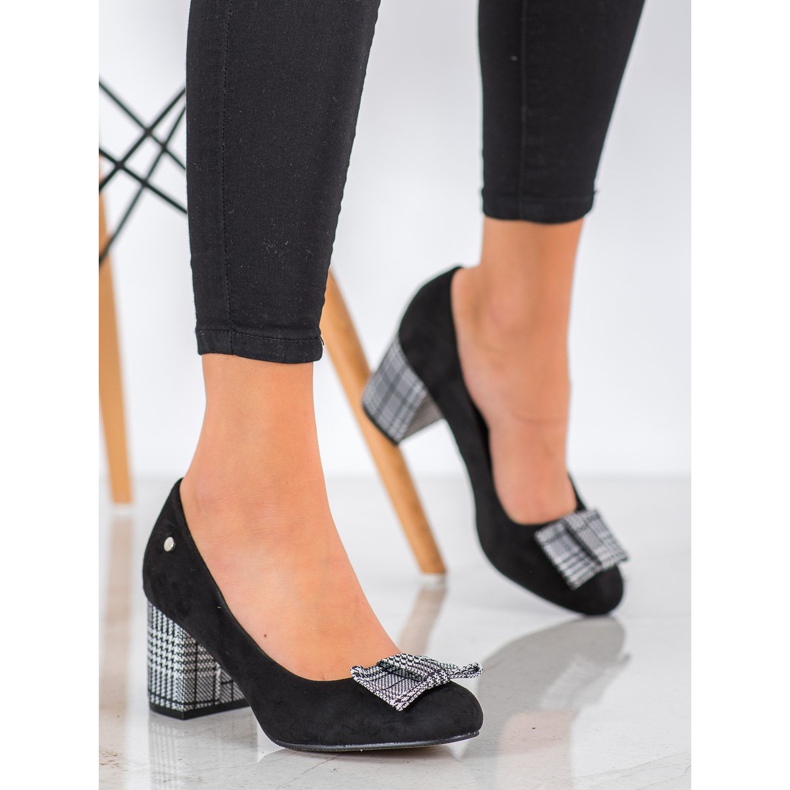 Filippo Mukavat pumput pylväässä valkoinen musta 1