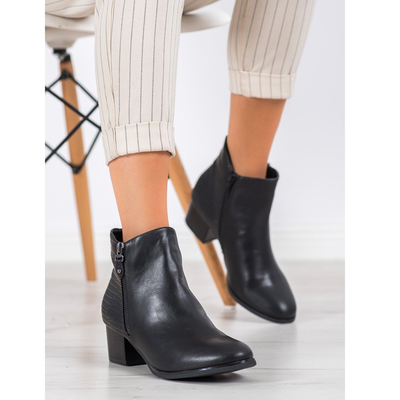 Kylie Mustat saappaat 1