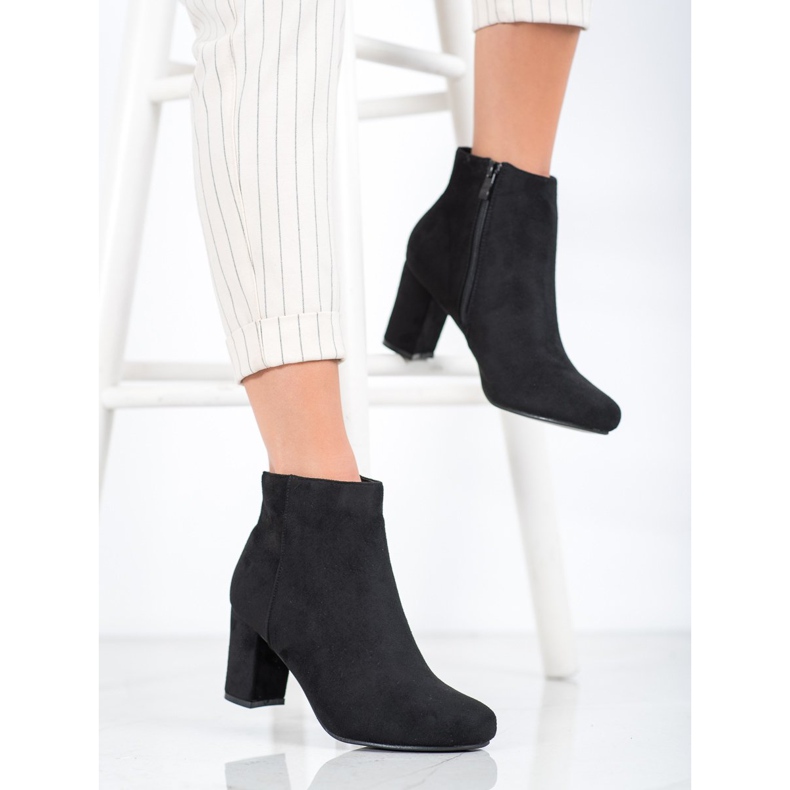 Laura Mode Klassiset saappaat postissa musta 2