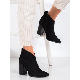 Filippo Tyylikkäät saappaat postauksessa musta 2