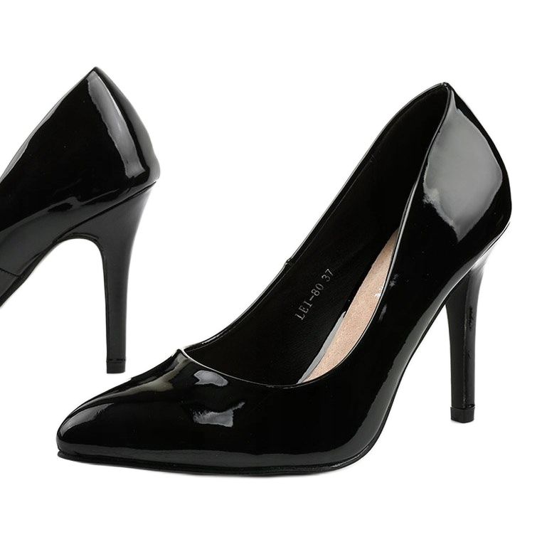 Mustat pumput LEI-80-pylväässä 1