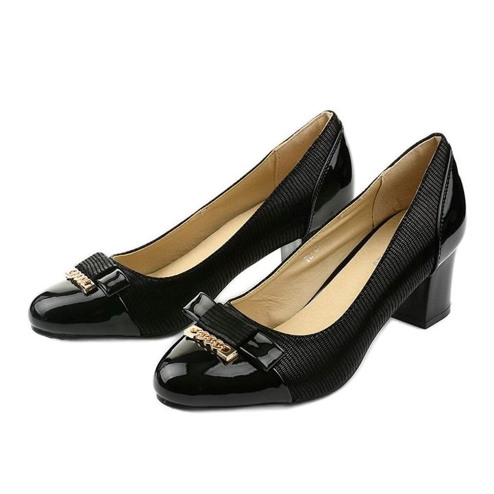 Naisten mustat pumput Greenbanen pylväässä 2