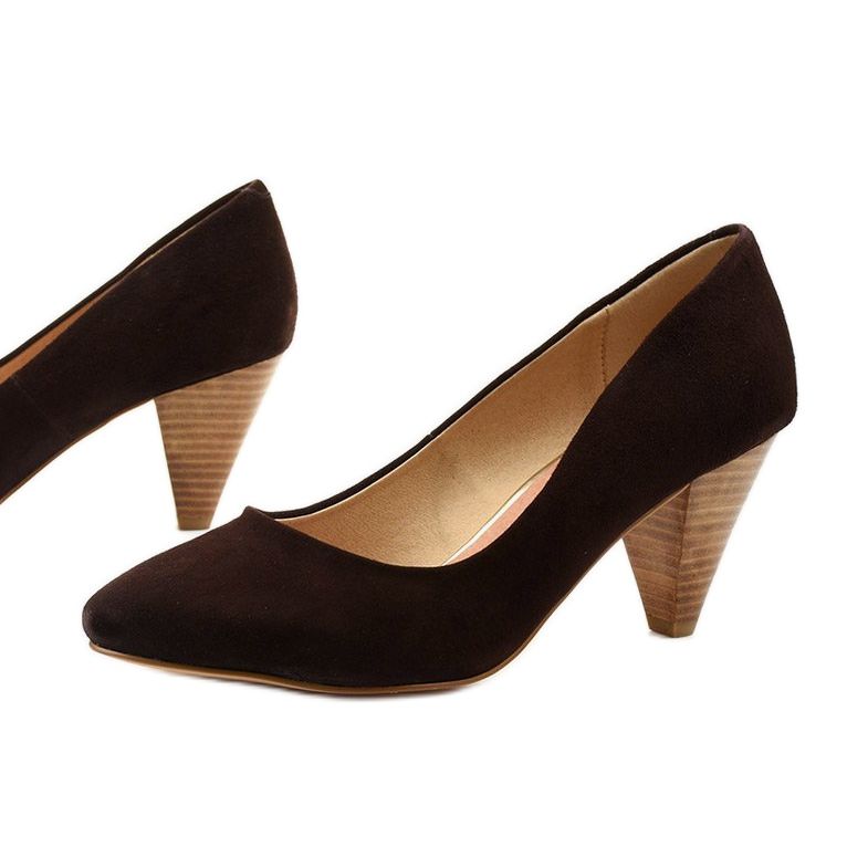 Ruskeat mokkapumput Roseberyn pylväässä 1