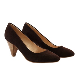 Ruskeat mokkapumput Roseberyn pylväässä 2