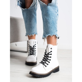 Small Swan Valkoiset saappaat valkoinen musta 1