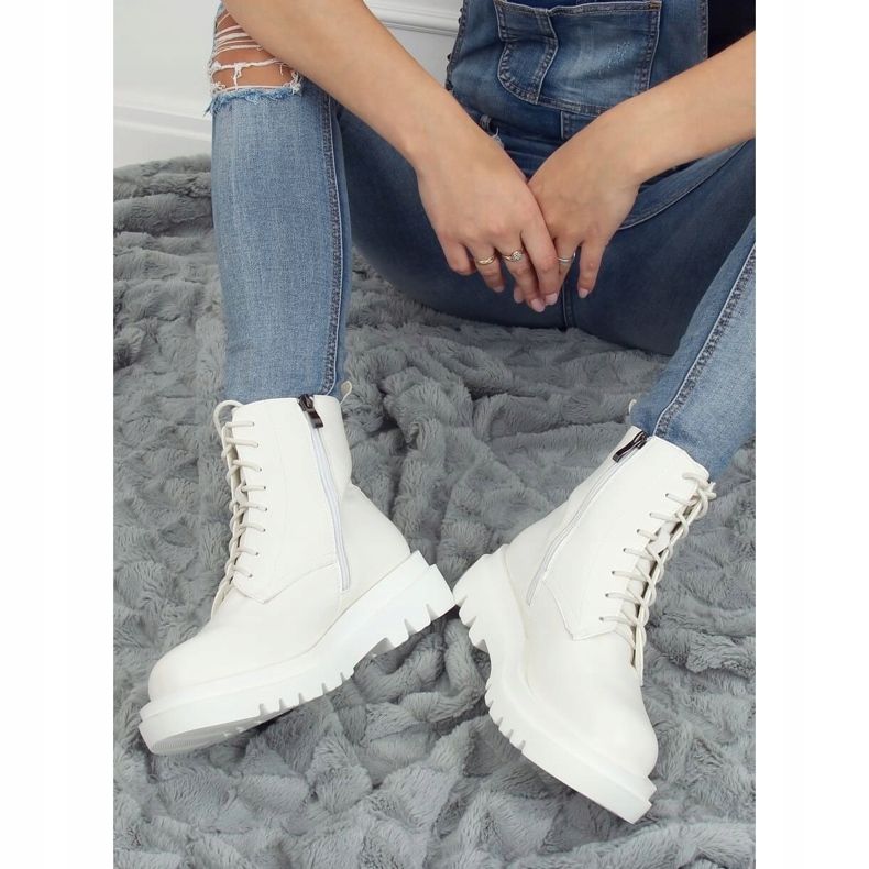 ID01 Valkoiset jalkineet valkoinen 1