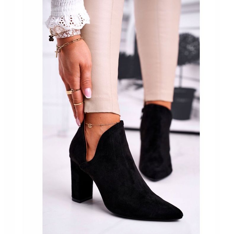 MSMG Naisten saappaat kantapäällä leikattu musta Voom 1