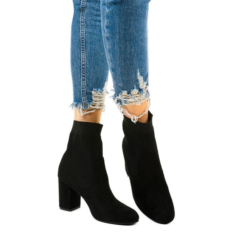 Naisten mustat saappaat, joissa Uhrrelle -sukka 1